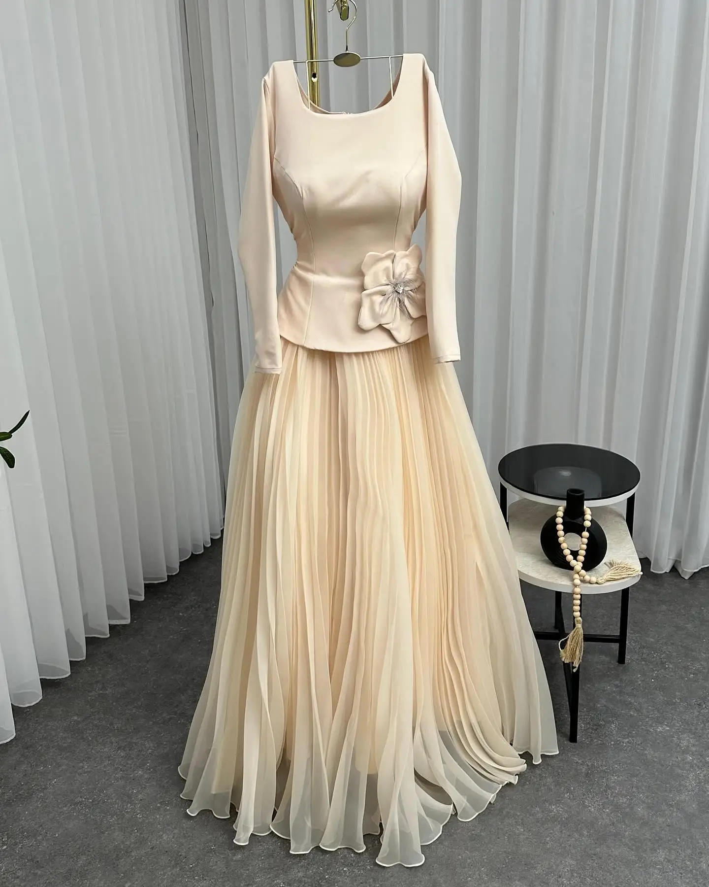 

Customized Graceful Chiffon A-Line 3D Flowers Crystal Evening Dress Temperament Long Sleeves Square Neck فساتين سهرة