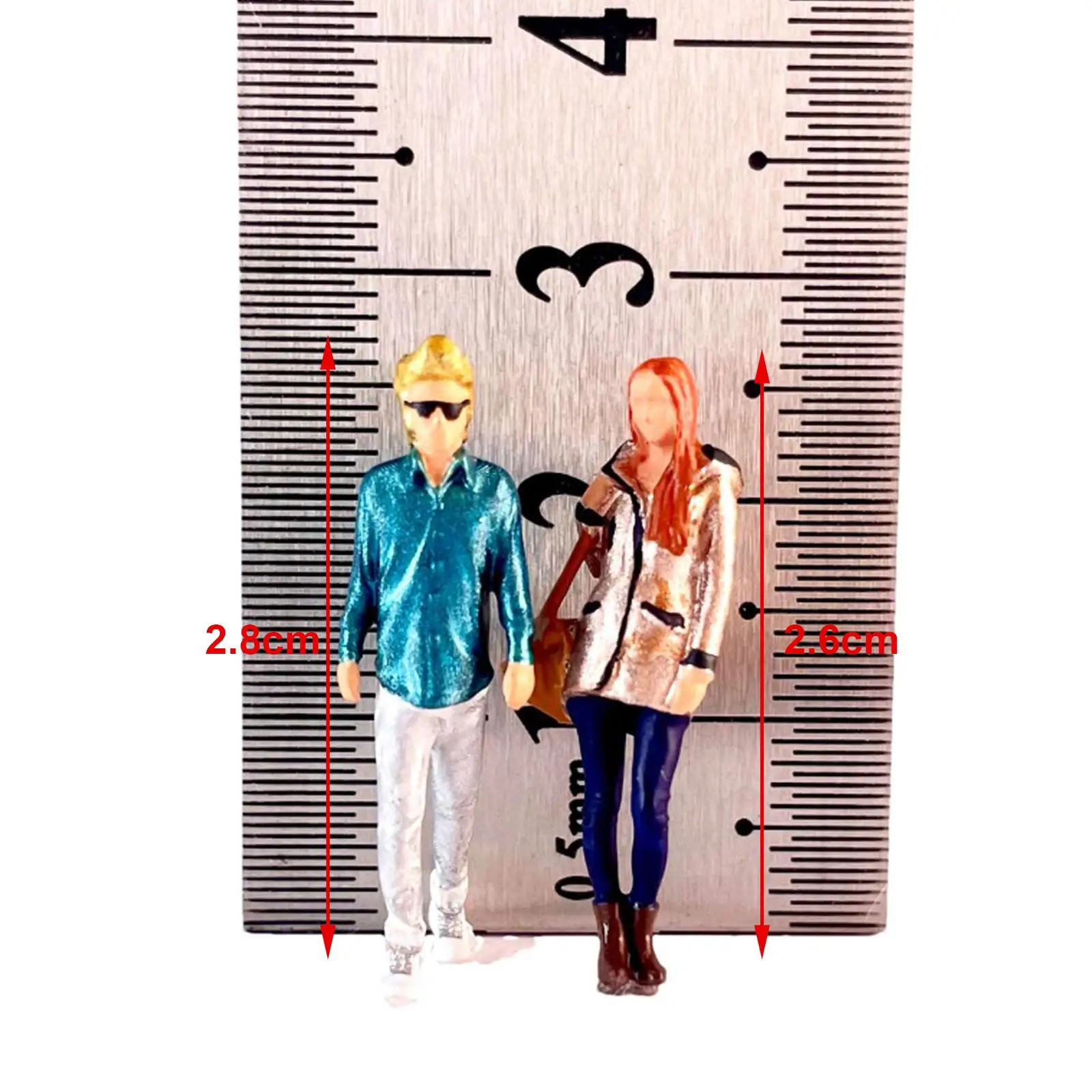 

2 Pieces 1/64 Scale Female and Male Model People Figurines Architectural Man in Sunglasses for Train Station Layout DIY Scene