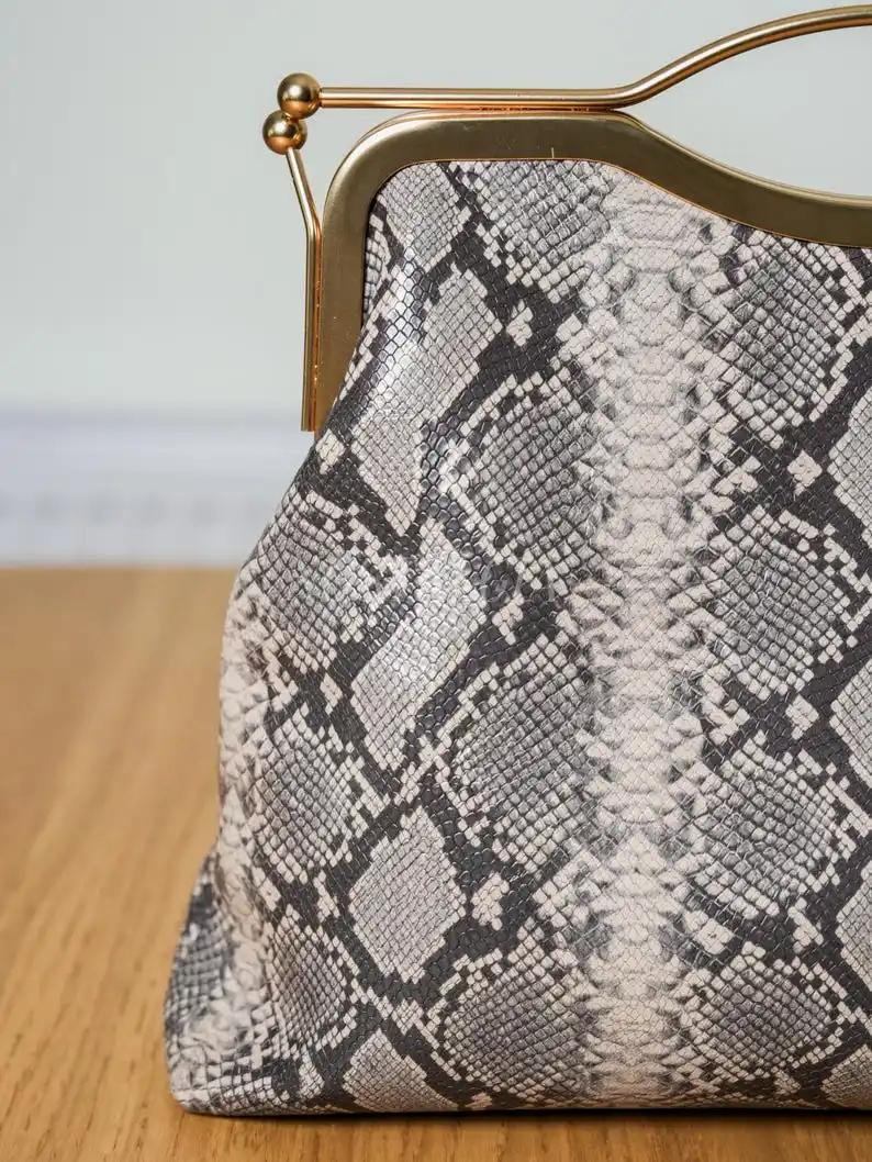 Lost in Vintage Embossed Snake Skin Pattern Leather Oversize Kiss Lock Clutch 34x28x10cm Especial Collection Large Purse Frame