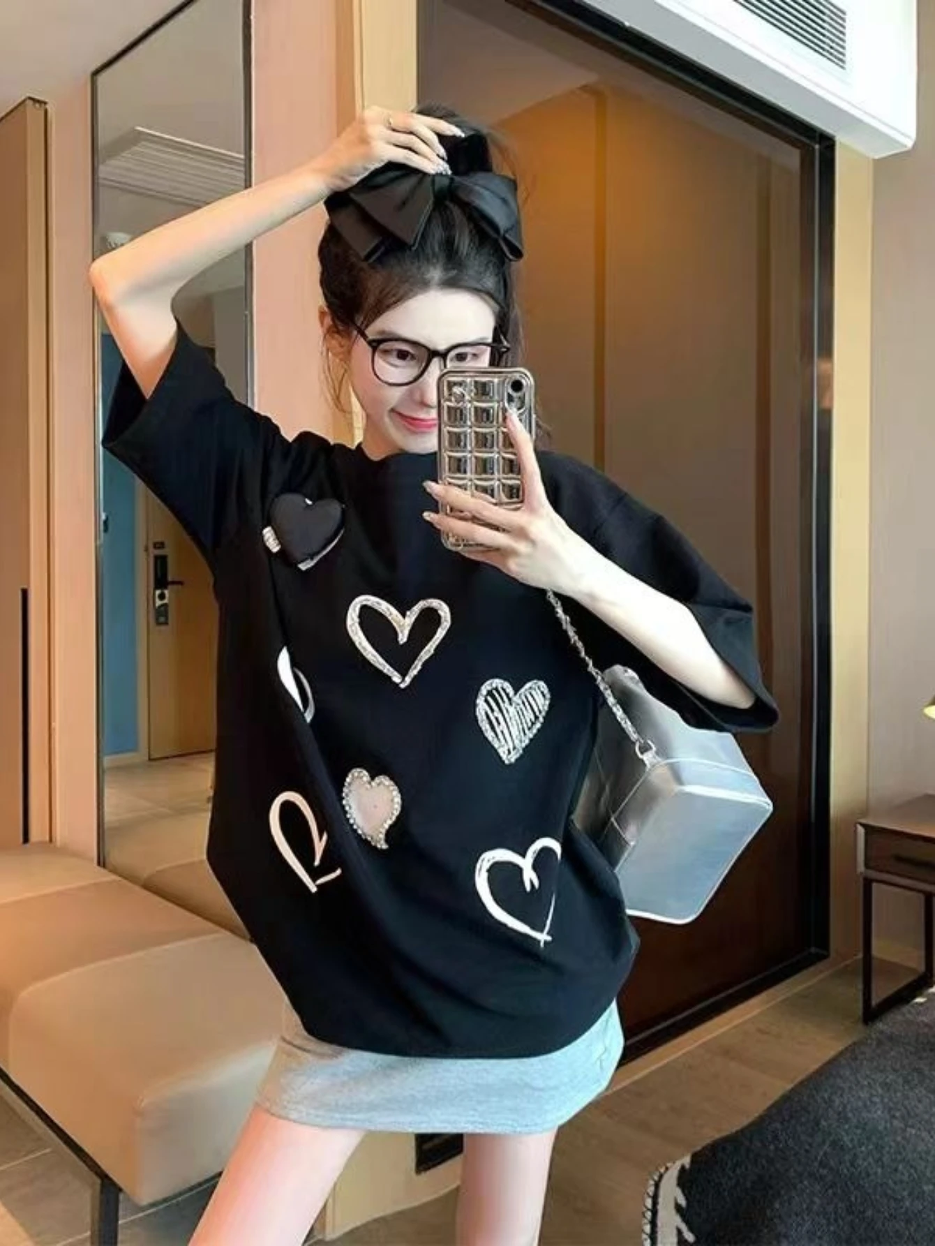 Summer Ladies Loose Black Tee Multiple Hand Drawn White Hearts Print Decorative Heart Patch Short Sleeve T Shirts