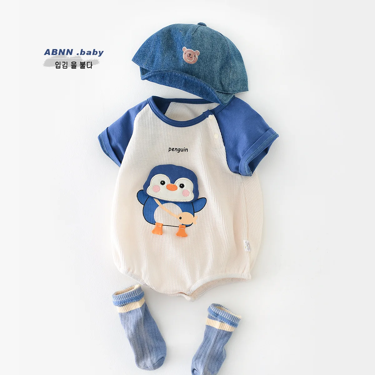 Summer 2024 Ins Korean Baby Boys Rompers Muslin Spliced Short Sleeve Cartoon Penguin Newborn Boy Bodysuit Infant Boys Outfits