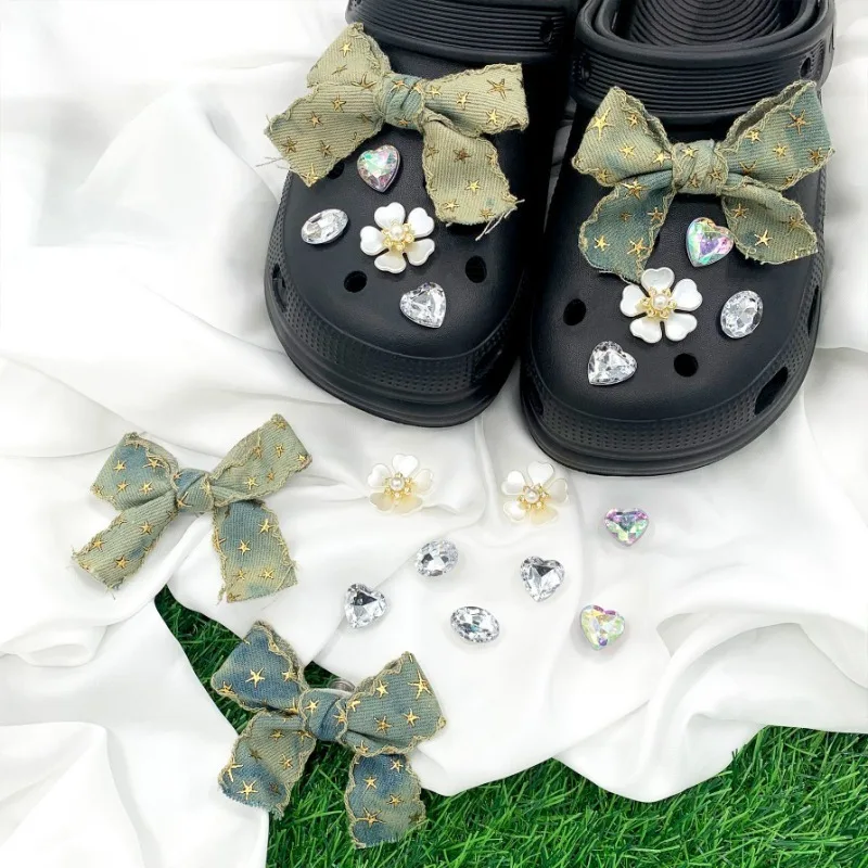 Ensemble de breloques de chaussures à la mode, 10 pièces, accessoires, trou, boucle de chaussure, nœud diamant, fleur blanche, décorations de chaussures pour enfants, femmes, filles, cadeau