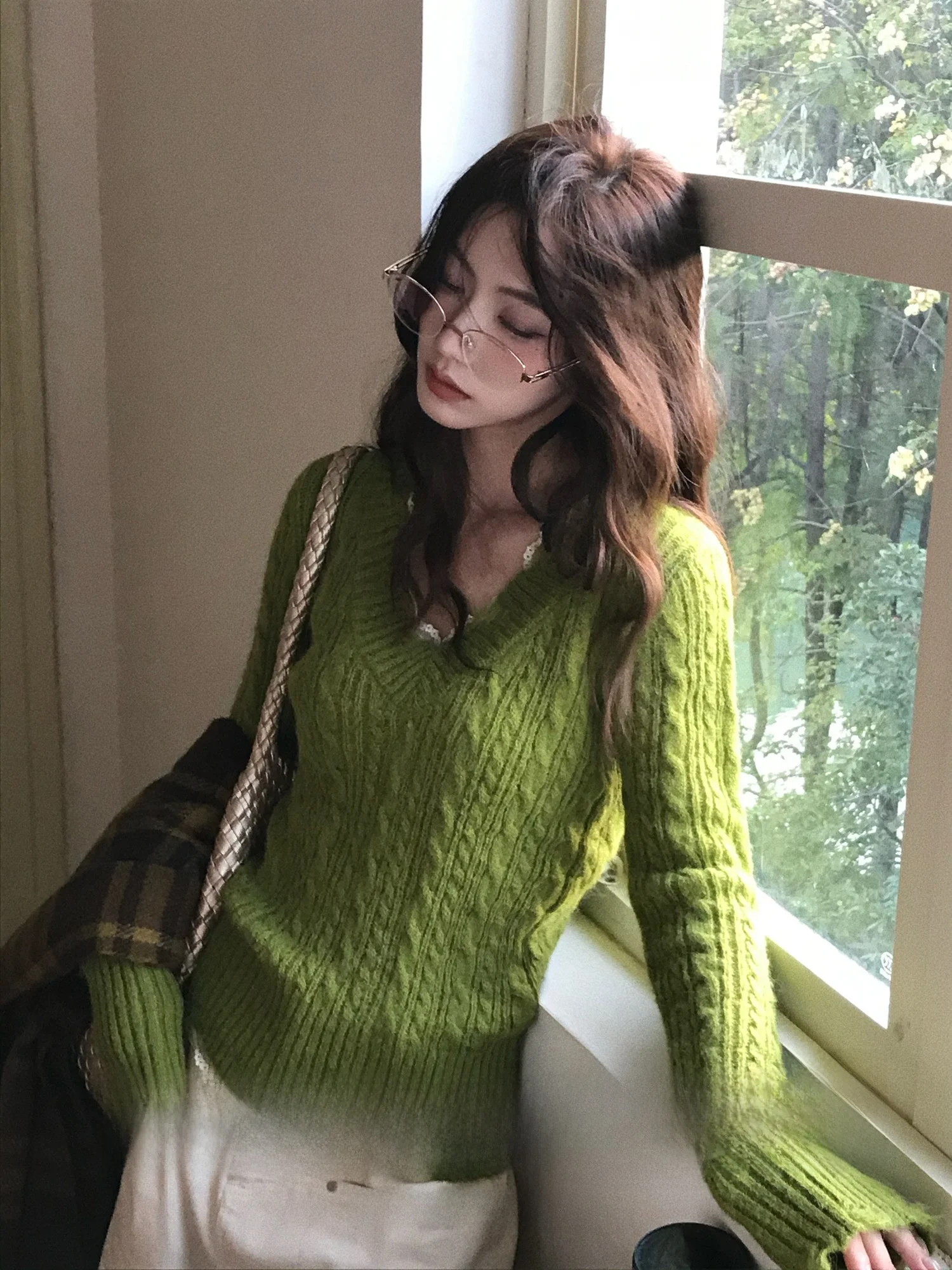 

Ai Main Pu! Color Colion Lace Trim Splice V-ne Twist Knit Sweater Slim-fit Overhead Base irt Women's Faion