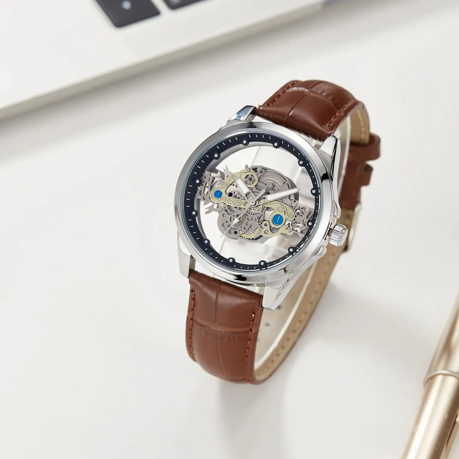 Reloj informal de moda para hombre, reloj de cuarzo con luz nocturna impermeable y transparente hueco, relojes para hombres