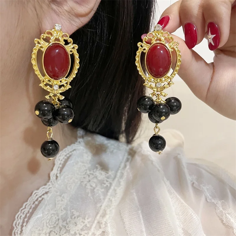 1 pair  Vintage palace style grape skewer long earrings