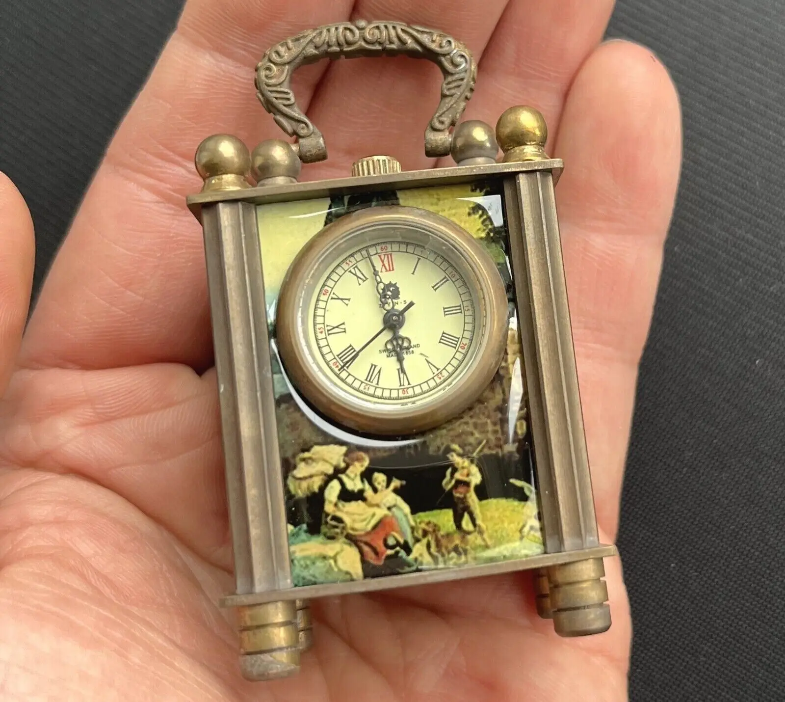 

Brass Retro Disc Mechanical Clock Crafts Collectible Table Decor