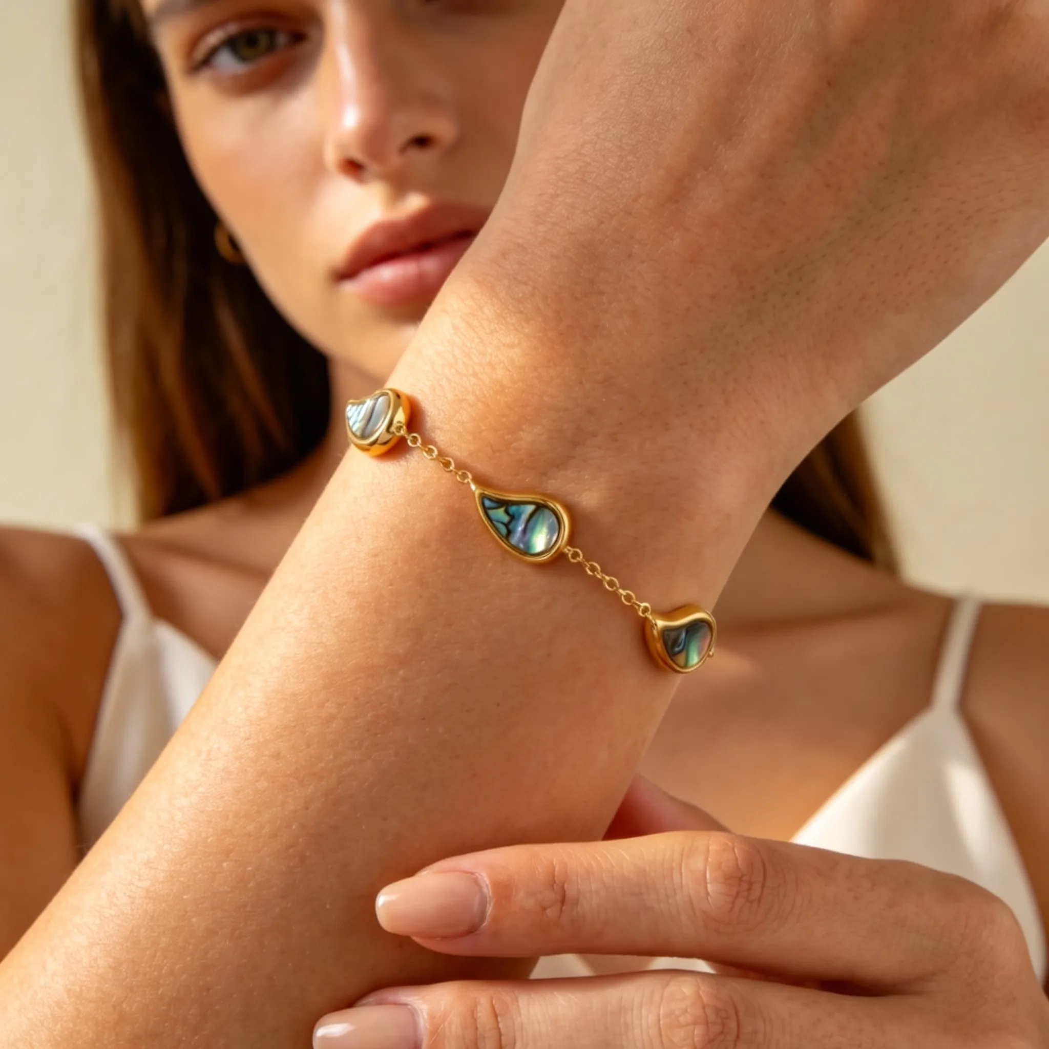 Vnox Gold Plated Abalone Shell Bracelet for Women Trendy Geometric Teardrop Bracelet Summer Beach Boho Jewelry Waterproof