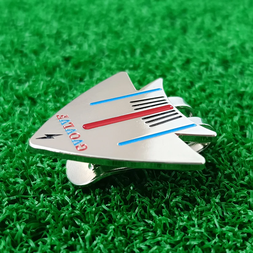 Herramienta de puntería de alineación de Putting de Golf, marcador de bola con patrón de avión de Clip de sombrero magnético, accesorios de