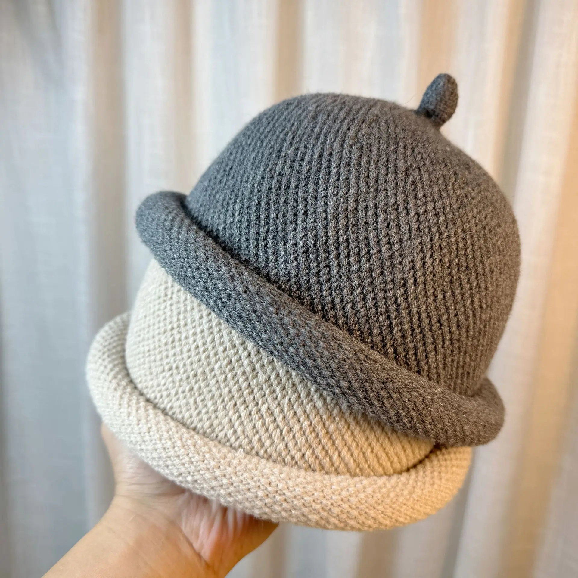 Unisex Solid Color Ribbed Knit Watermelon Hat Rolled Brim No-Brim Beanie Warm And Windproof Vintage Style For Fall And Winter