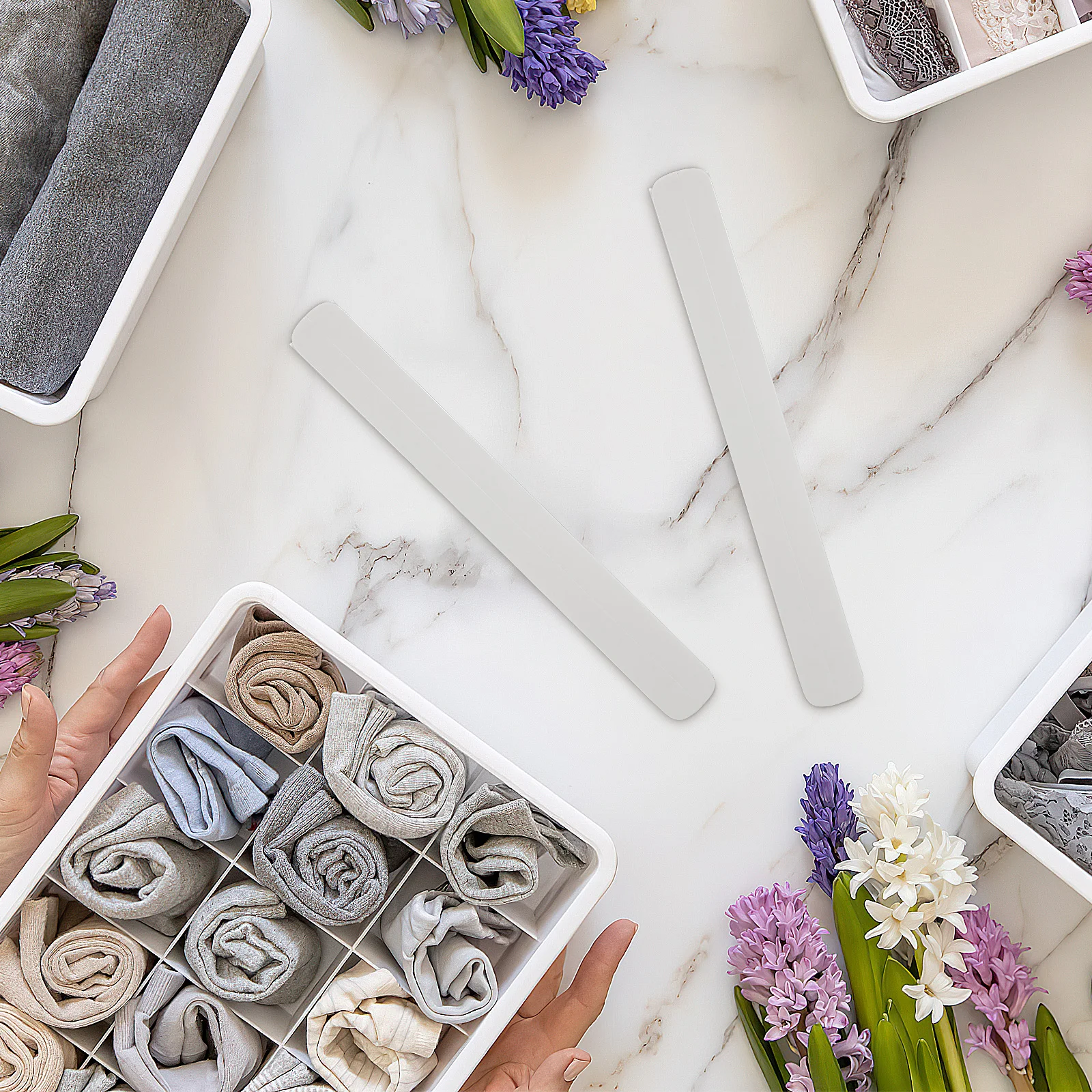 

1Set Cabinet Drawer Slide Rails Self-Adhesive Furniture Drawer Guides Stable Flexible for Wardrobes and Cabinets