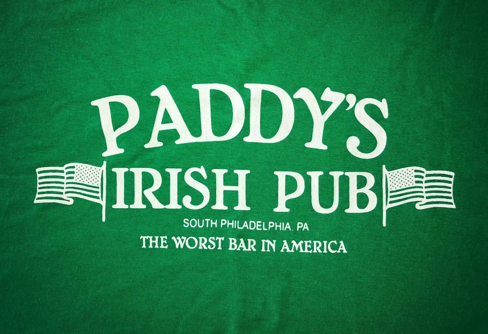 تي شيرت Always Sunny In Philadelphia PADDY'S IRISH PUB للجنسين (عتيق/أخضر)