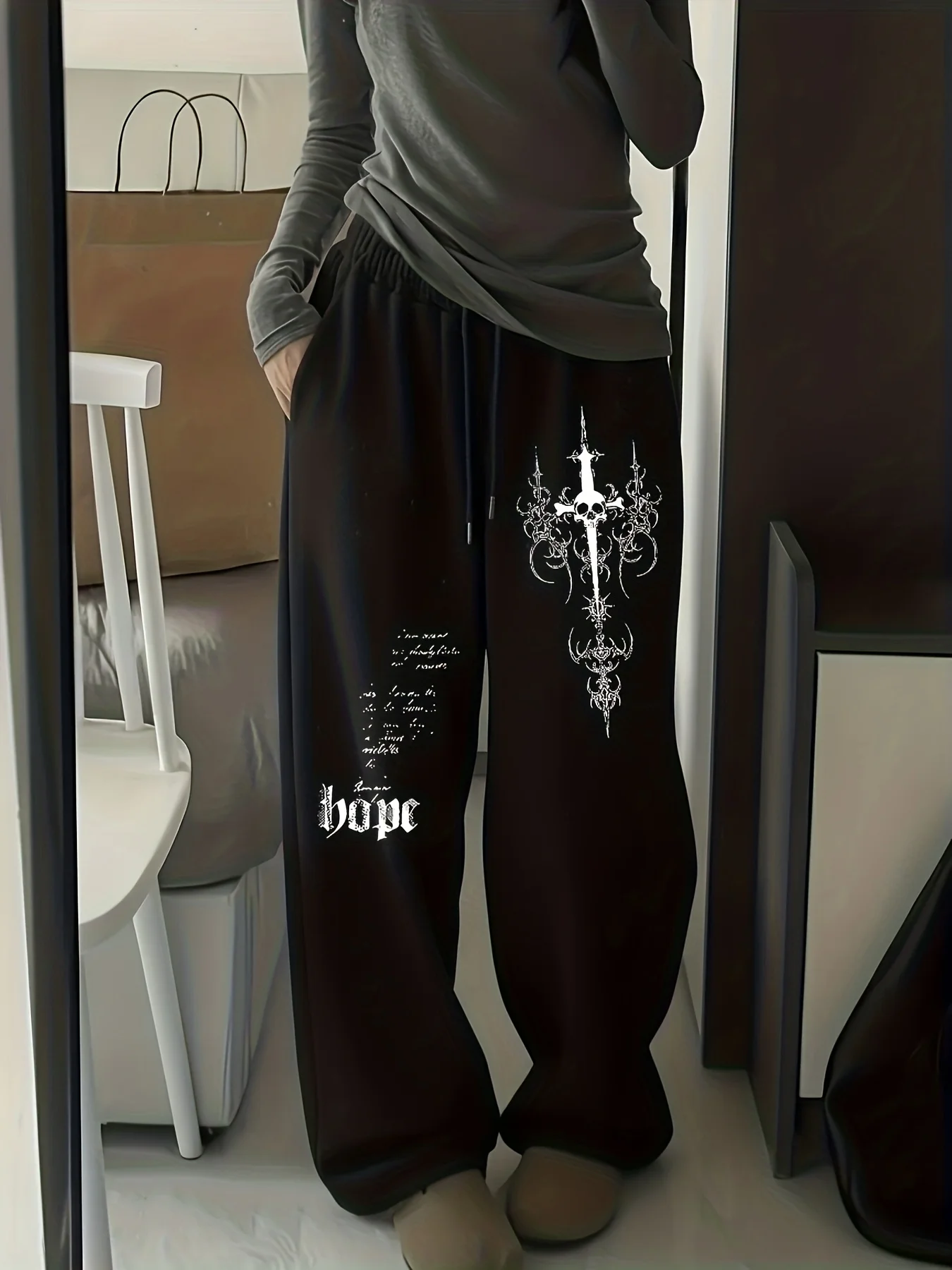 

The Casual Jogging Pants "hope" Feature Religious Elements and Dark Aesthetic Letter Prints in A Straight-leg Street Style