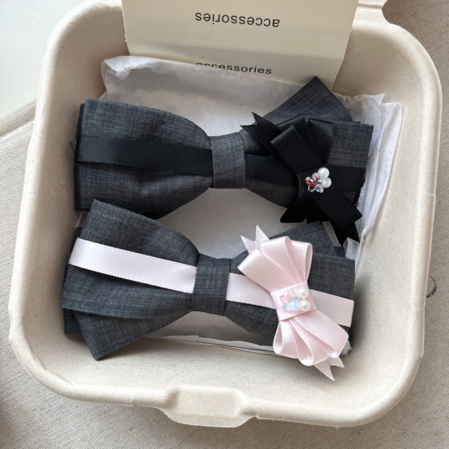 Gray Fabric Bow Hair Clip Handmade Duck Bill Clip Cute Large Bow for Ponytail Side Hair Sweet Cool School Girls Daily