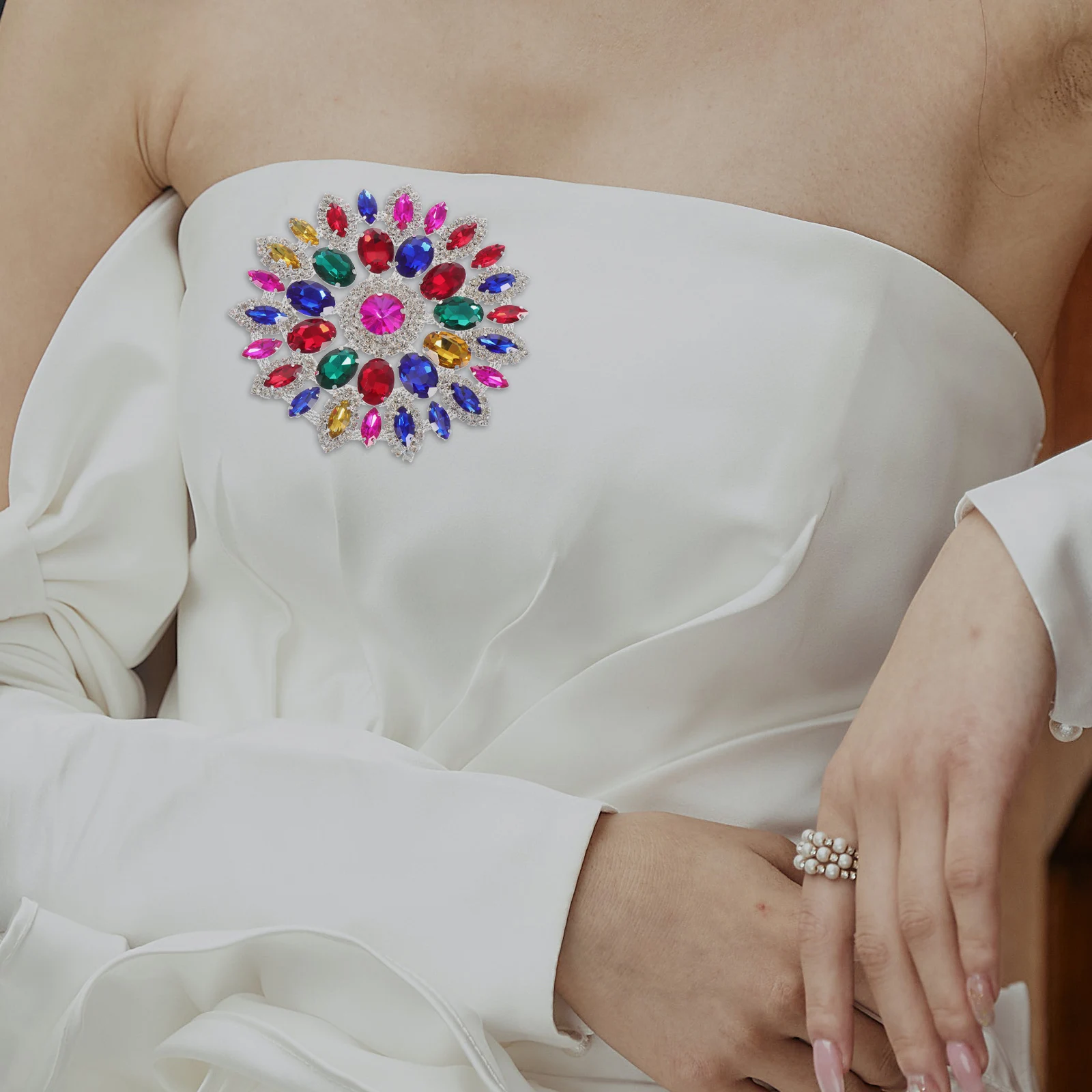 

1Pcs Rhinestone Round Flower Embellishment Metal Chain Durable DIY Clothing Accessories Wedding Dress Bridal Sash Decor Crafts