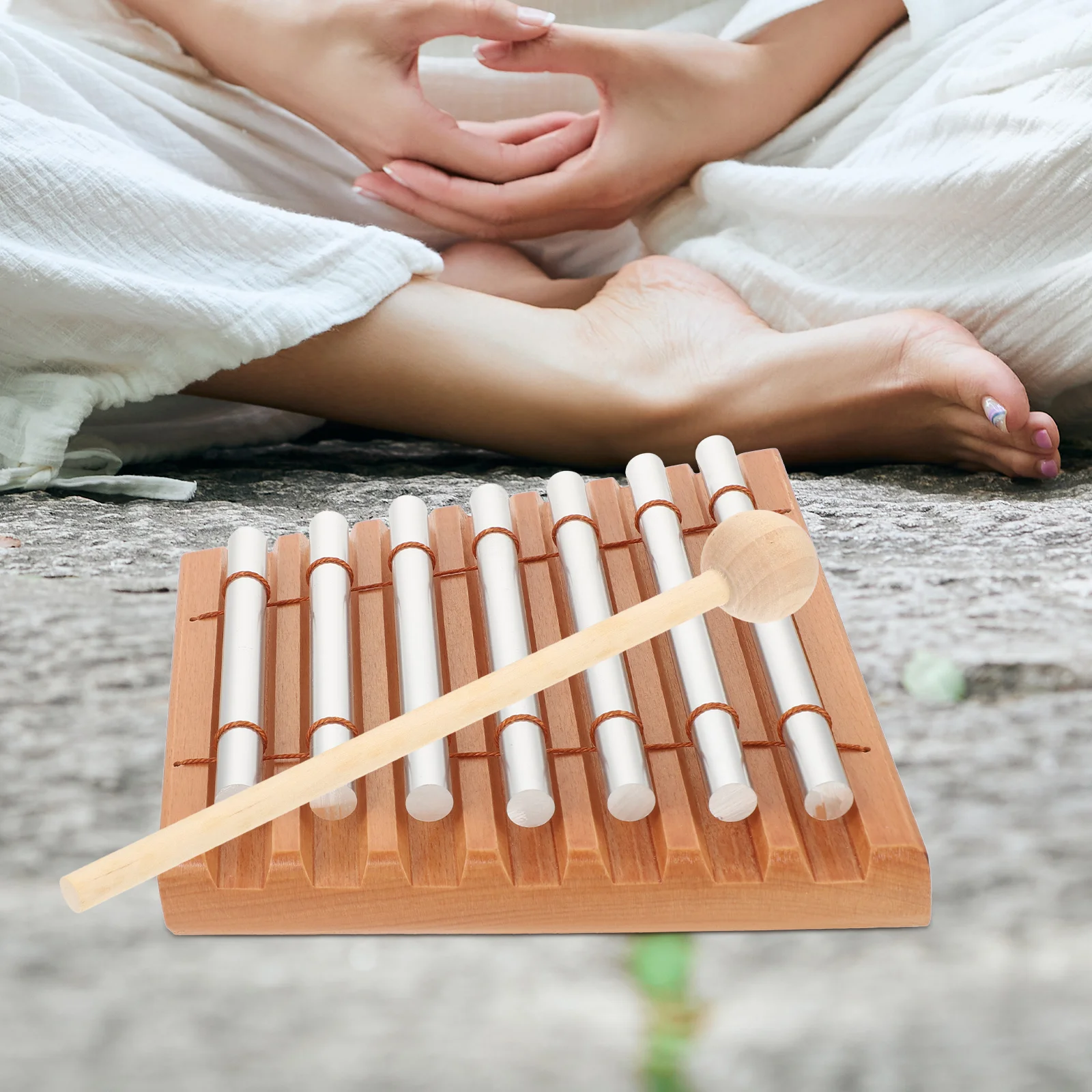 Zestaw instrumentów muzycznych dla dzieci do klasy: dzwonki ręczne, dzwonki wietrzne, instrumenty perkusyjne, drewniane.