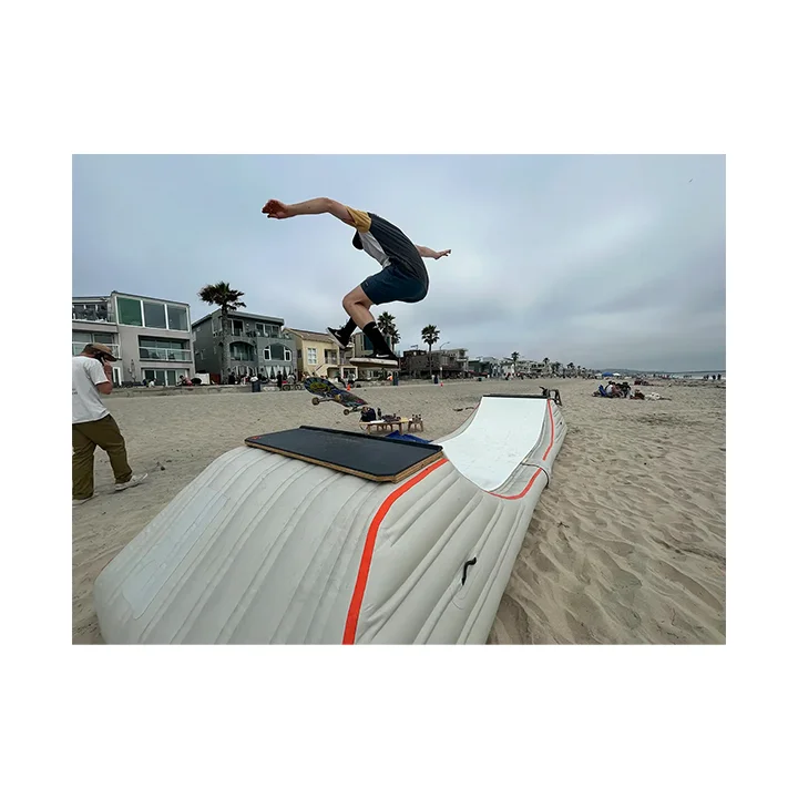 Custom Size Inflatable Skateboard Ramp Portable Skate Ramp for Outdoor Entertainment