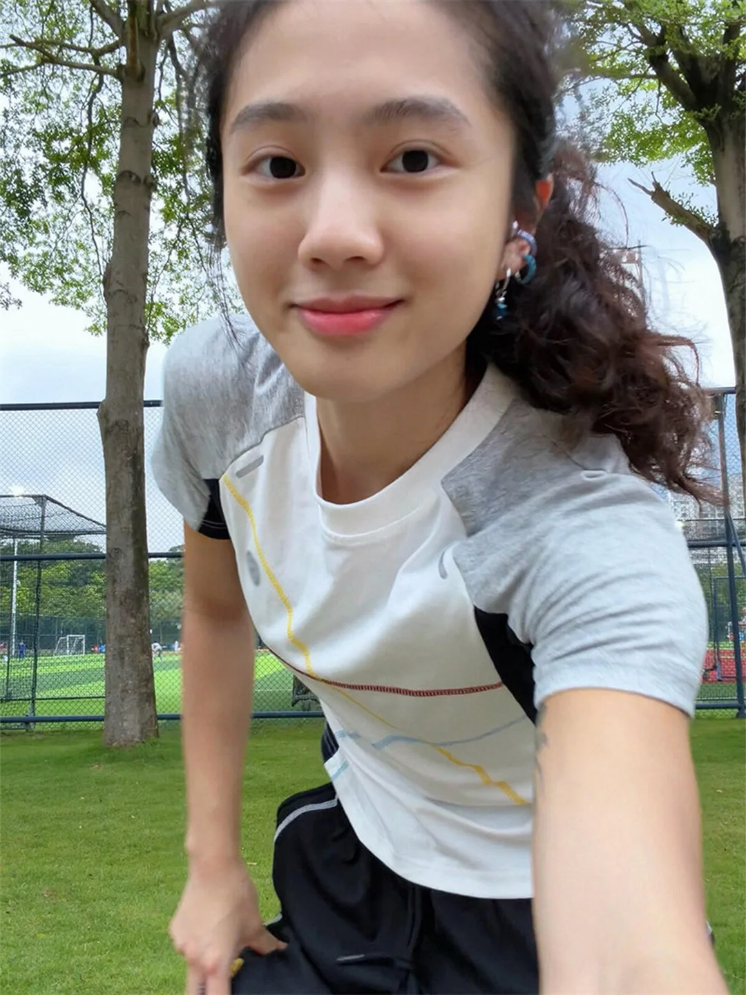 Korean College Style Color Block Shoulder Insert Short Sleeve T-Shirt Women's Slimming Unique Top Breathable Sweat Absorbent