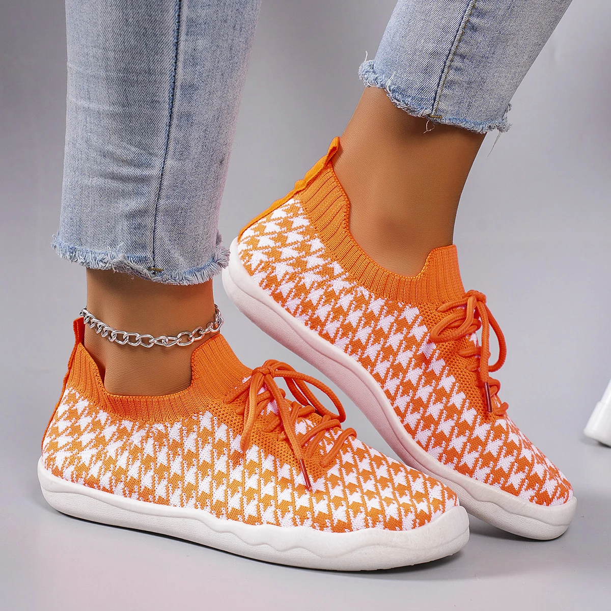 Spring new women\'s sports shoes, fashionable, breathable, lightweight, non-slip, wear-resistant, casual sports shoes, flat shoes