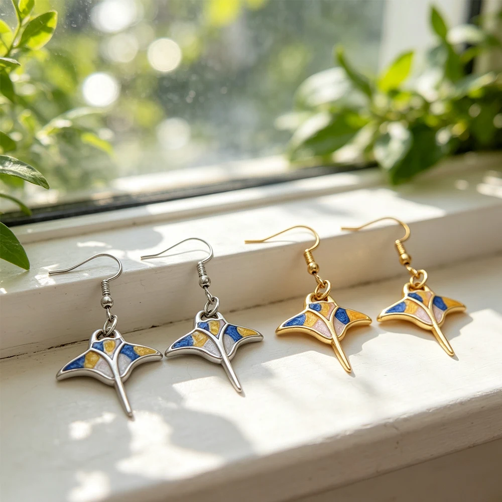 Available in Two Colors: Ocean-Style Devilfish Color-Blocking Oil-Drip Earrings, Unique Design Personality Ear Hooks, Versatile Ear Accessories