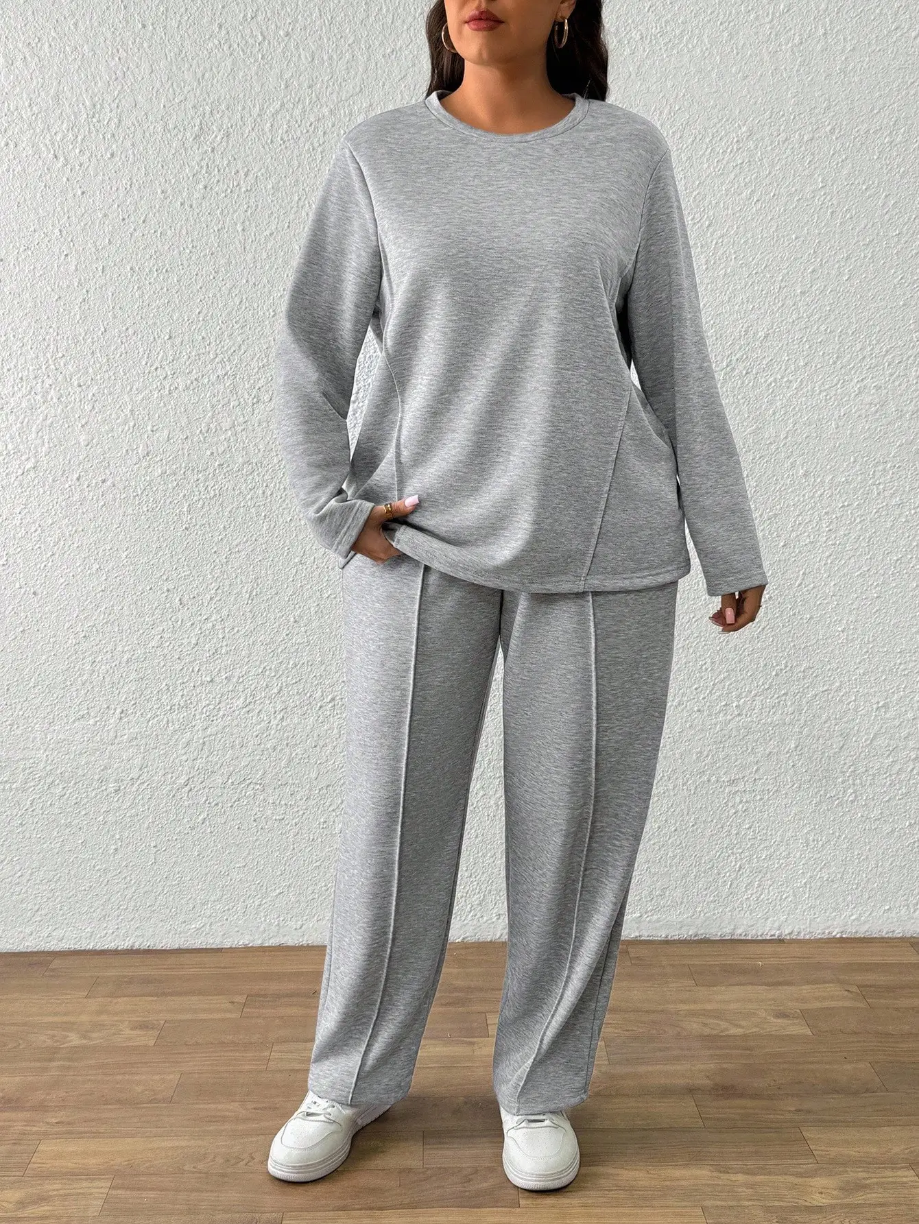 

Plus Size Women's Casual Long Sleeve Crew Neck Sweatshirt & Pants 2 Piece Set - Grey
