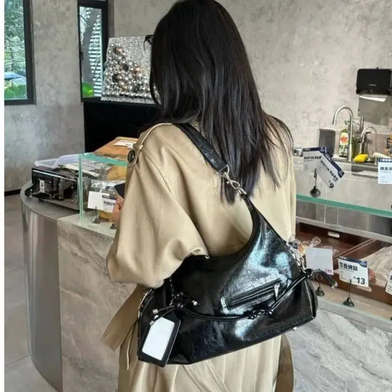 Bloom Korean Style Retro Woven Tote Women Leather Textured Large Capacity Underarm Ladies Fashion Commute Shoulder Bag