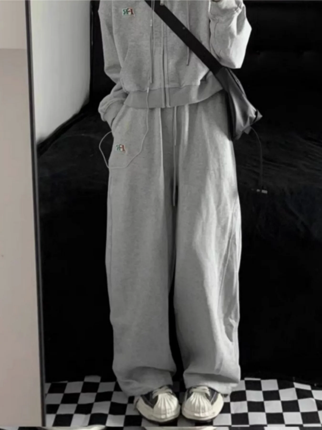 

Спортивный короткий топ в американском стиле для женщин, новый весенне-осенний свободный комплект на молнии с прямыми штанинами в пол, модный комплект из двух предметов