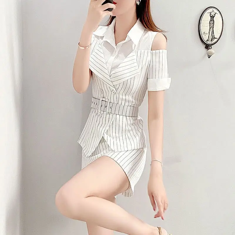 Age Reducing Professional Suit for Women\'s Summer Temperament 2024 New Korean Striped Shirt Top and Shorts Two-piece Set