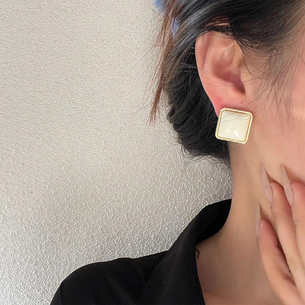 Vintage Square Cream White Enamel Stud Earrings Gold Bamboo Frame Minimalist Daily Jewelry Elegant Women Ear Accessories Gift