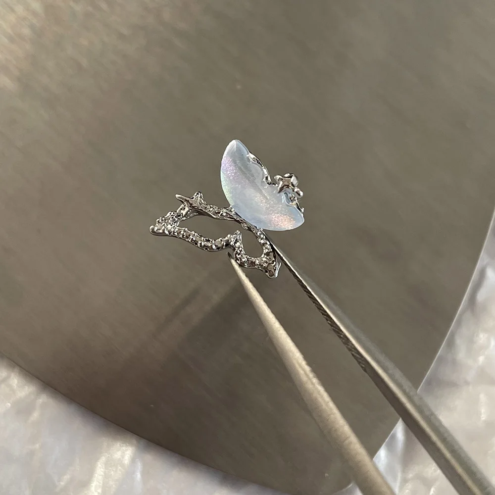 Nicchia Farfalla Mezzo cavo Mezza fata Ciondoli con diamanti Lampeggiante Aurora Scintillante Farfalla Gioielli Accessori per unghie treD 404s