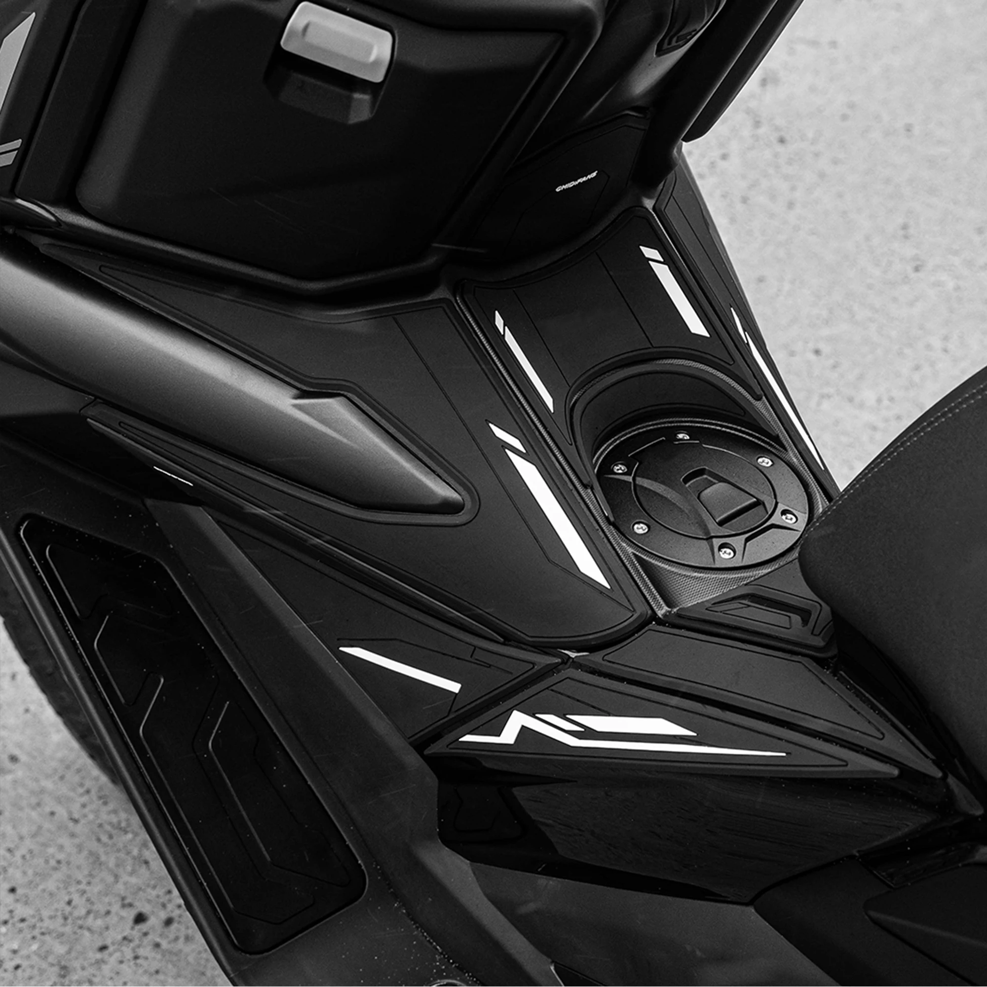 Compatible with 2026 ZONTES 125 150X Motorcycle Fuel Tank Traction Pad Thickened Rubber Anti-Scratch Tank Sticker Parts 3
