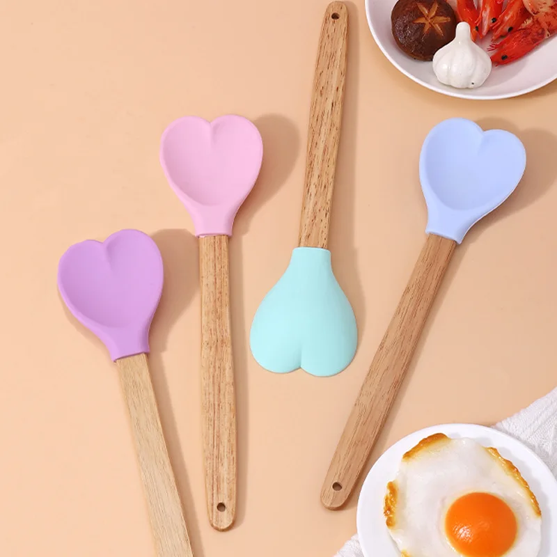 Heart-Shaped Silicone Spatula Pink Love Spatulas with Wooden Handle Baking Spatula Kitchen Utensils Egg Making Cake Baking Tool