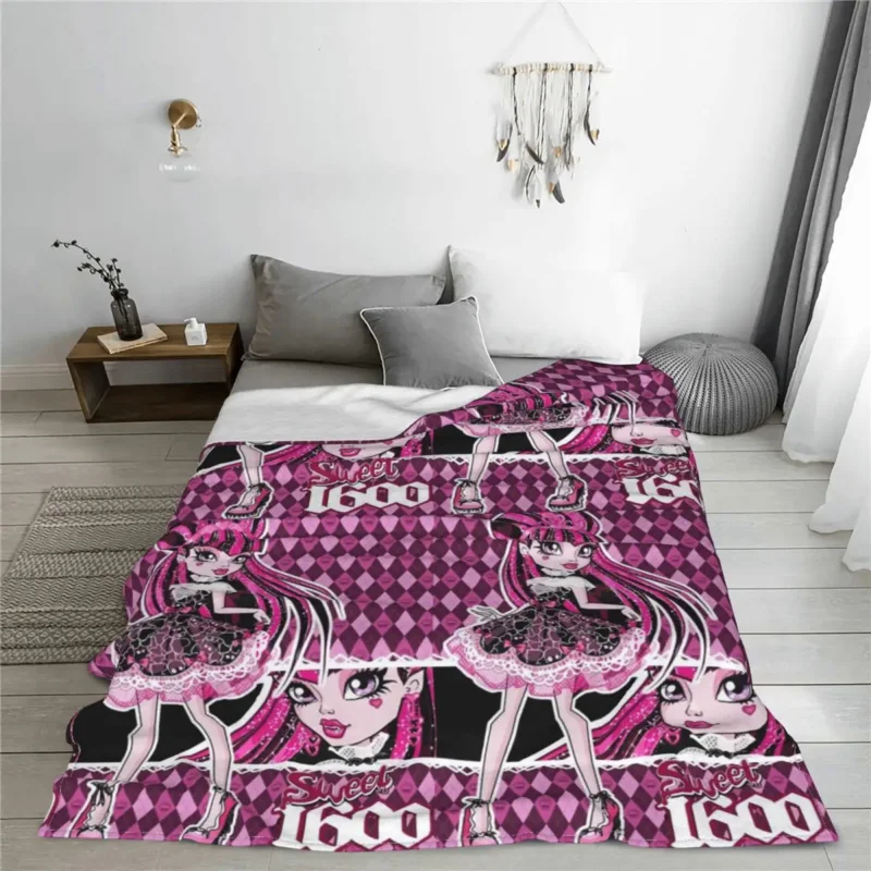 Draculaura Monster High Flannel Awesome Soft Throw Blanket for Bed Sofa Spring Autumn