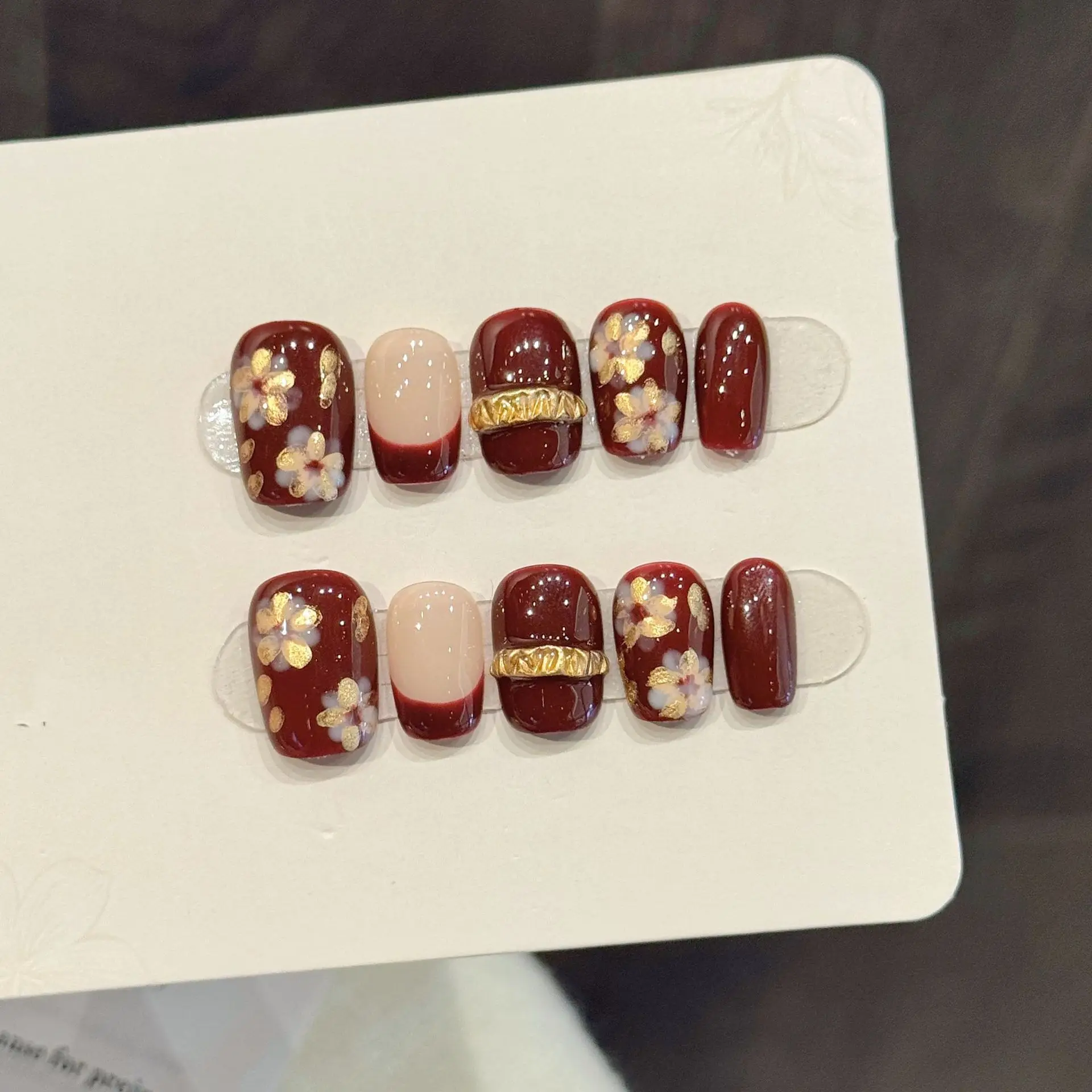 

10pcs Pure Hand Pressed Coffin Nail Art,Nice Fake Nails,Retro Red With Golden Flowers,Elegant And Charming,Ideal For Women