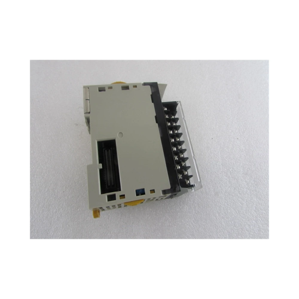 Controlador lógico programable CPM1A-30CDR-AV1, plc compacto, serie CPM1A, en stock