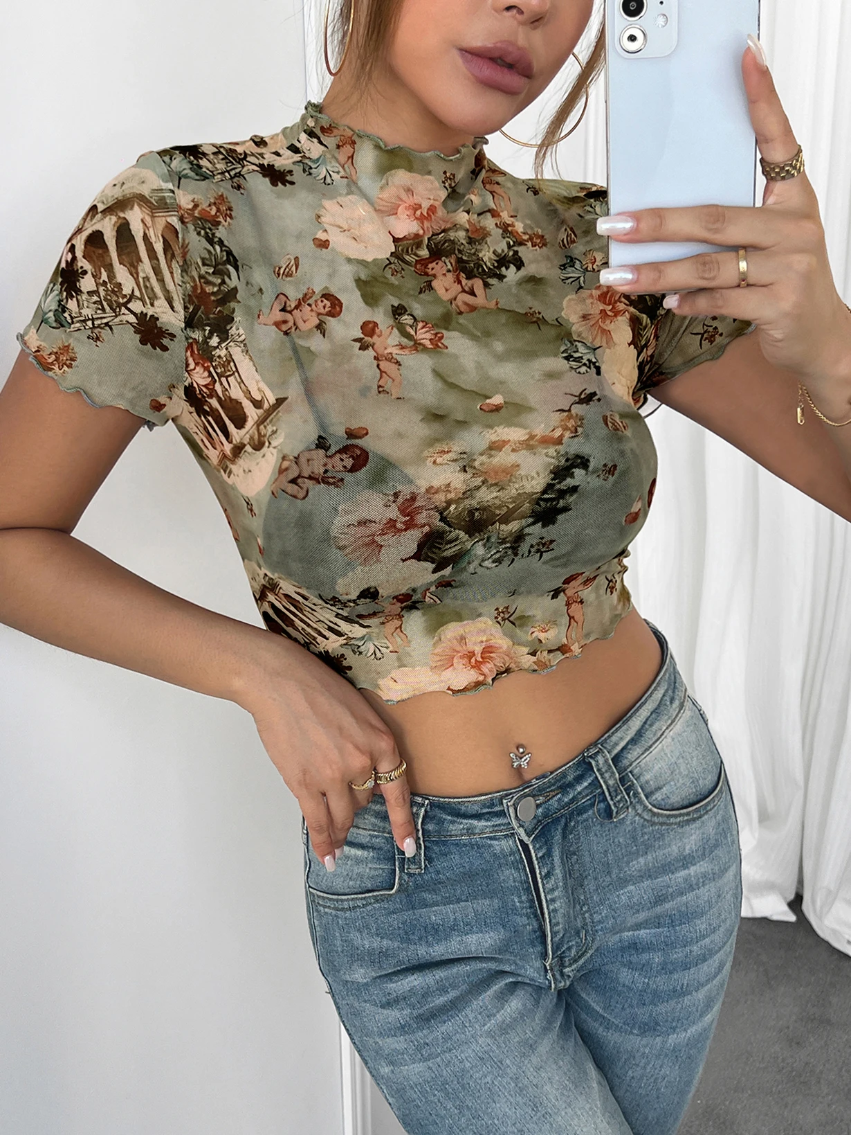 تي شيرت مثير بطباعة عشوائية أنيقة للنساء |   بلوزة قصيرة عصرية بتصميم فريد من نوعه، قماش ناعم مسامي لراحة طوال اليوم