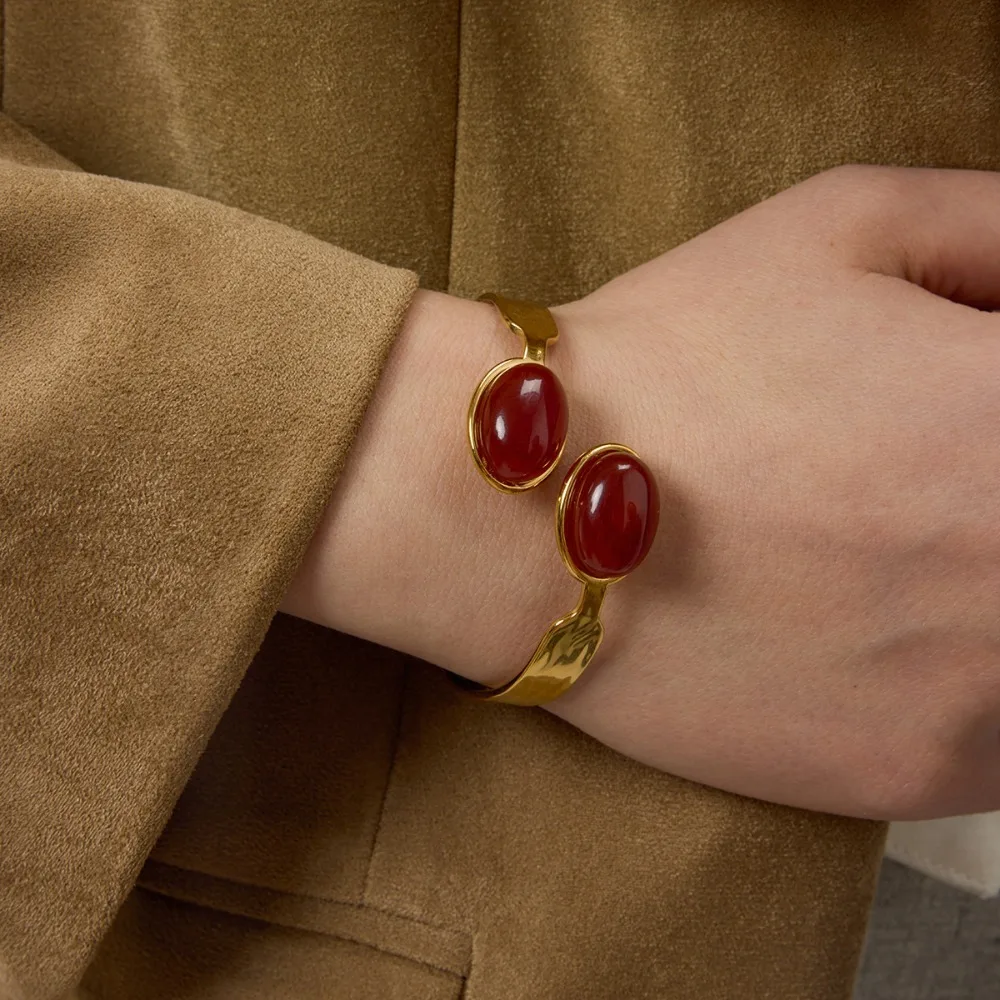 Women's Non-Fading Stainless Steel Open Bangle Bracelet, High-end, Luxurious and Fashionable, Perfect For Everyday Wear.