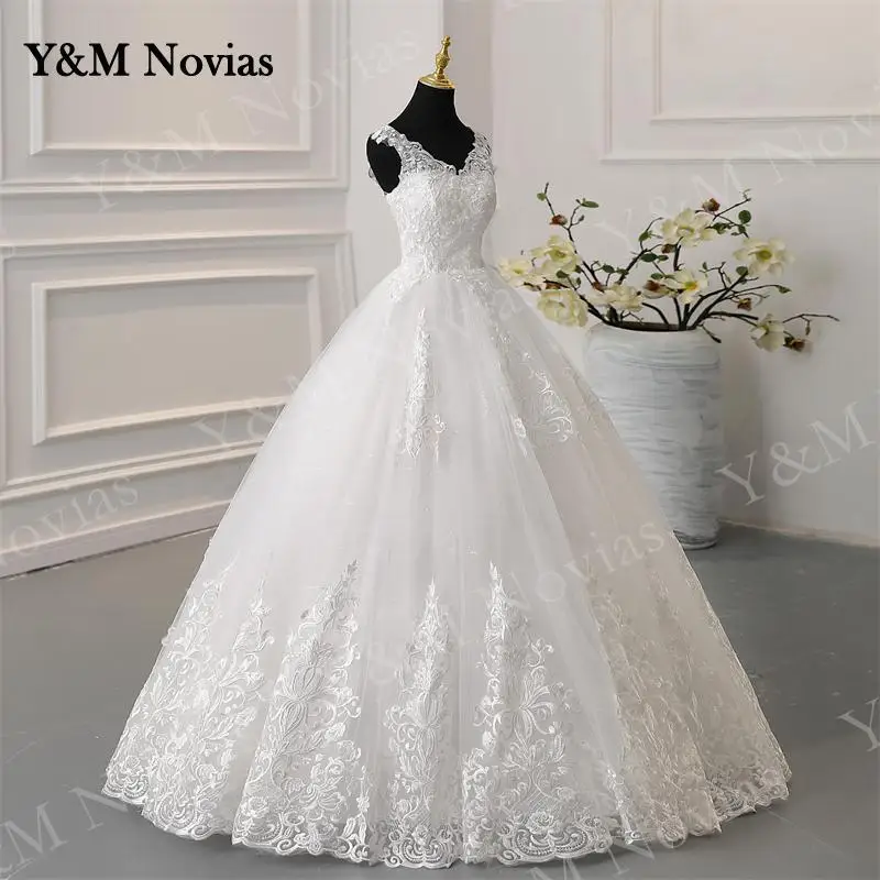 Y & m vestido de noiva sem mangas com decote em v vestido de casamento pluse tamanho luxo longo laço bordado apliques marfim branco vestido de noiva