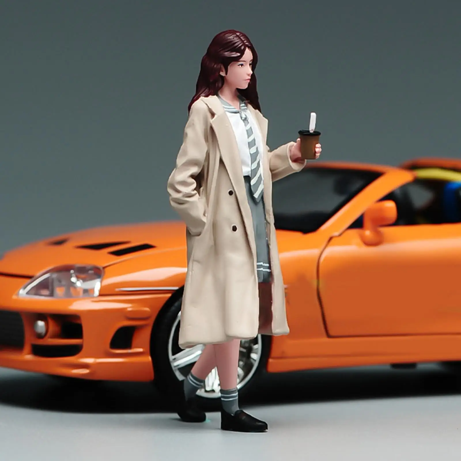 

Миниатюрная фигурка «Девушка с кофе» для уличного декора, коллекционная масштабная модель, украшение для рабочего стола, аксессуар для кукольного домика