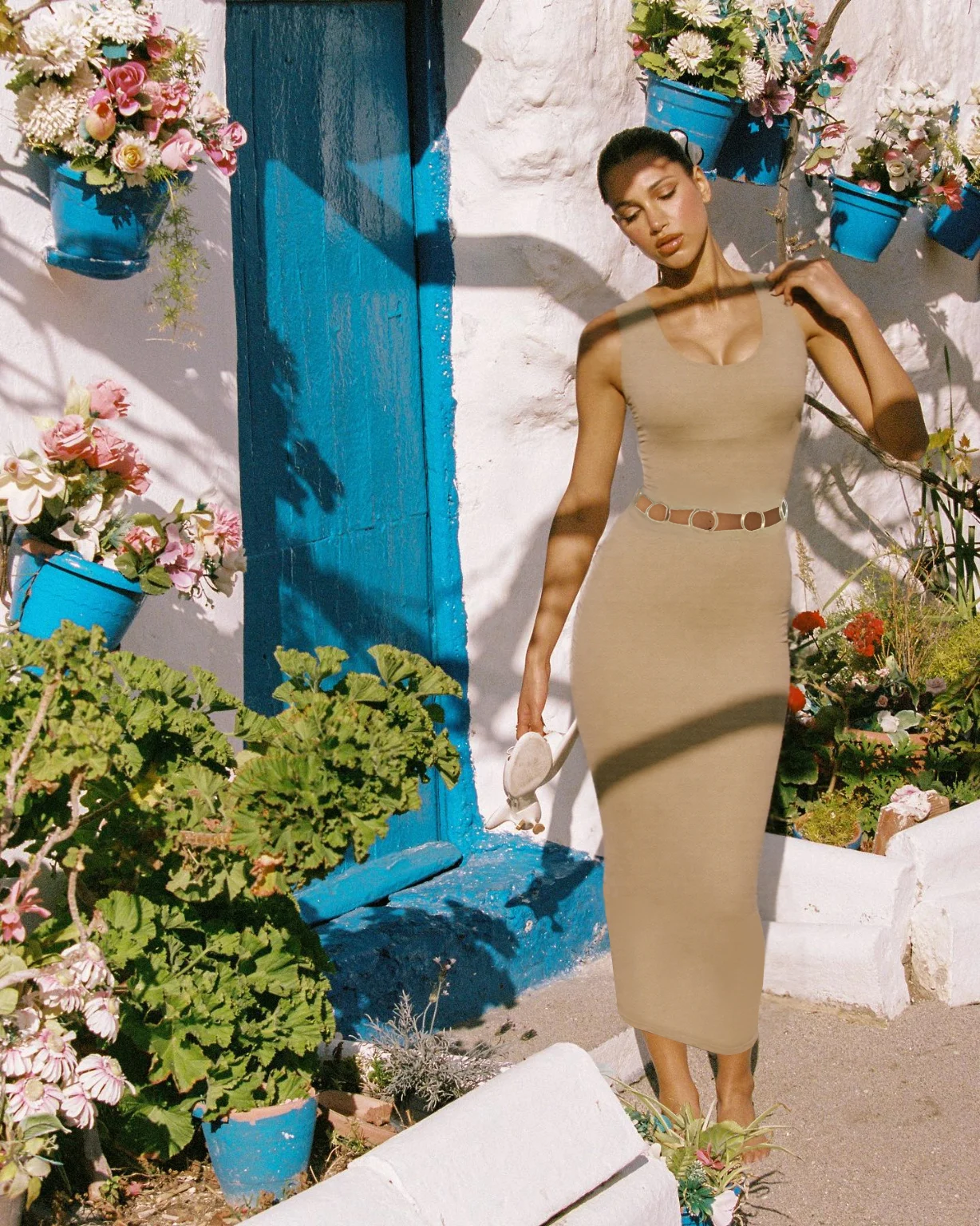 2025 Nuevo traje de baño de una pieza para mujer de moda: diseño beige elegante, perfecto para ropa de playa de verano, fiestas en la piscina, ocasiones especiales