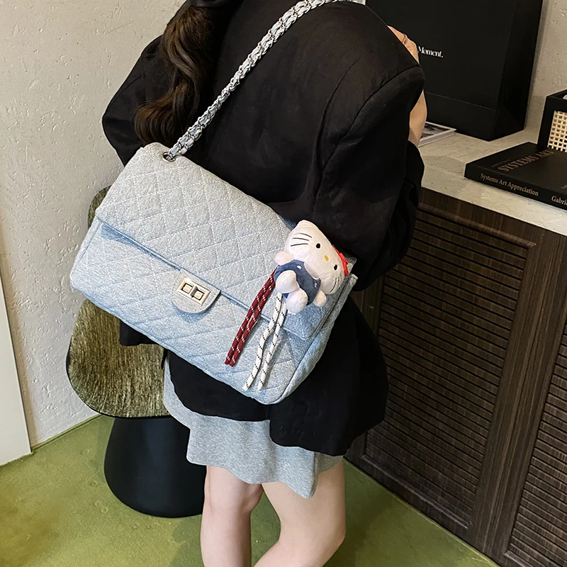 

Unique Leather Commuter Bag For Women With Crossbody Strap Large Capacity Minimalist And Functional