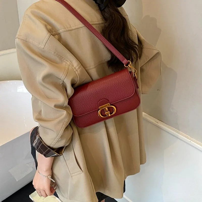 

High-End Leather Classic Designer Paris Fashion Tote Bag For Women Minimalist With Large Capacity Solid Color Trendy