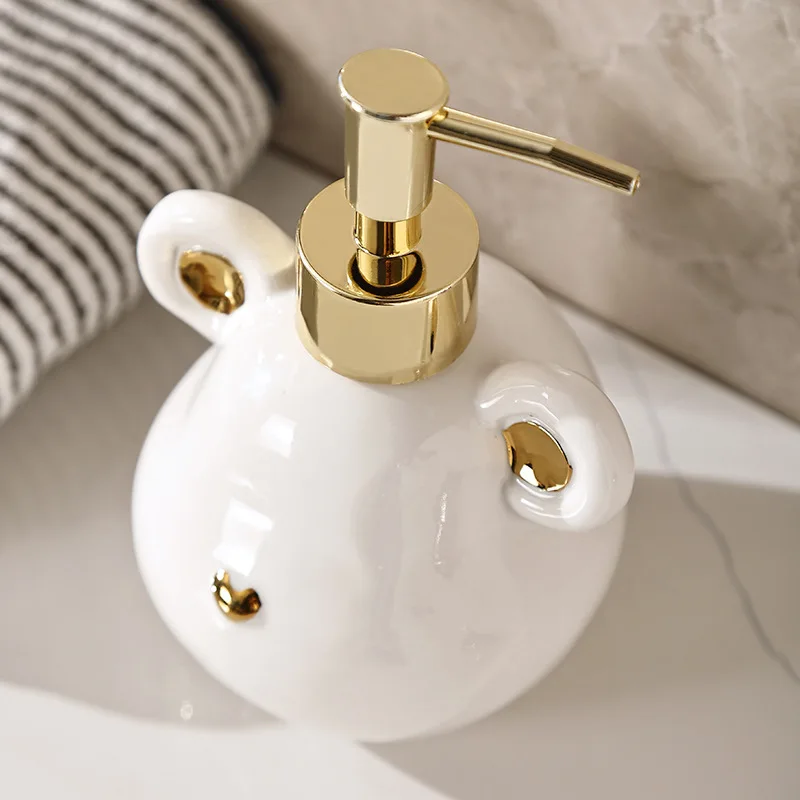 Luxury Bear Head Shape Ceramics Soap and Gel Dispenser Creative Golden Sliver Empty Shampoo Bottle Bathroom Storage Accessorie