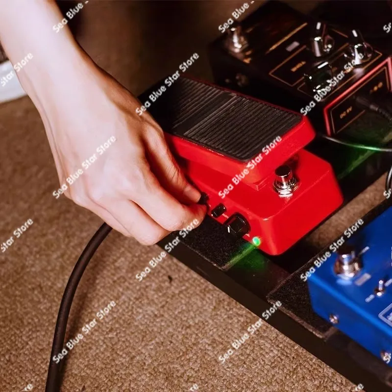 Multifunctional wow sound effect pedal, integrating two functions of wow sound volume in one