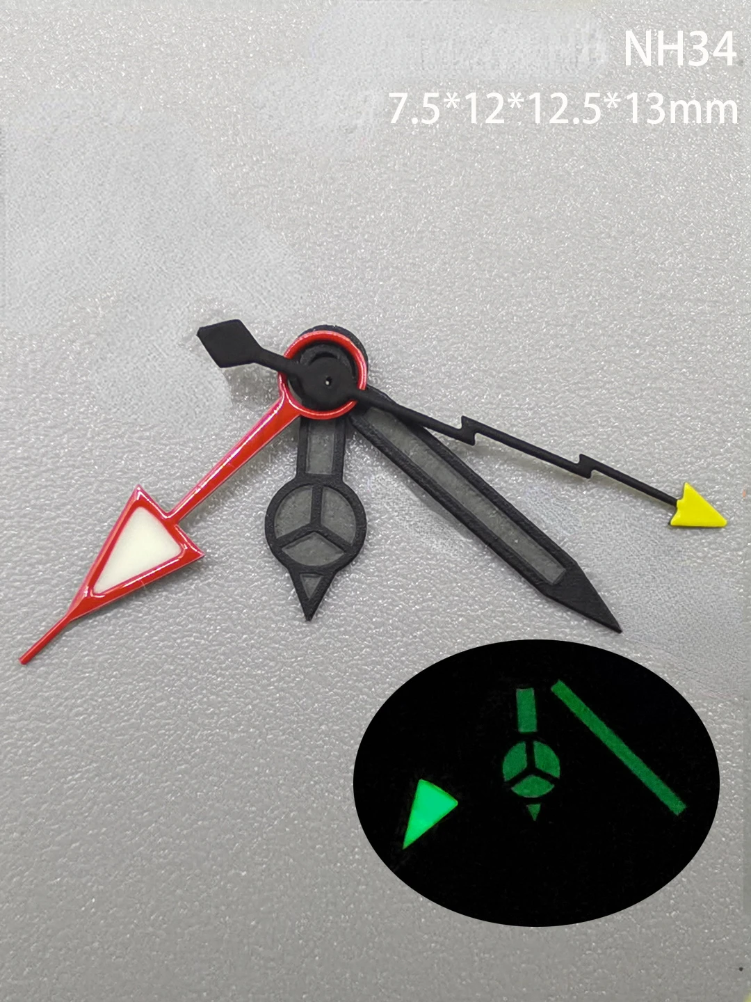 นาฬิกาพอยเตอร์ที่ปรับเปลี่ยนแล้ว GMT เข้ากันได้กับการเคลื่อนไหวของ NH34สามารถจับคู่กับ NH35ในร้านค้า bpointer สีดำอุปกรณ์เสริม