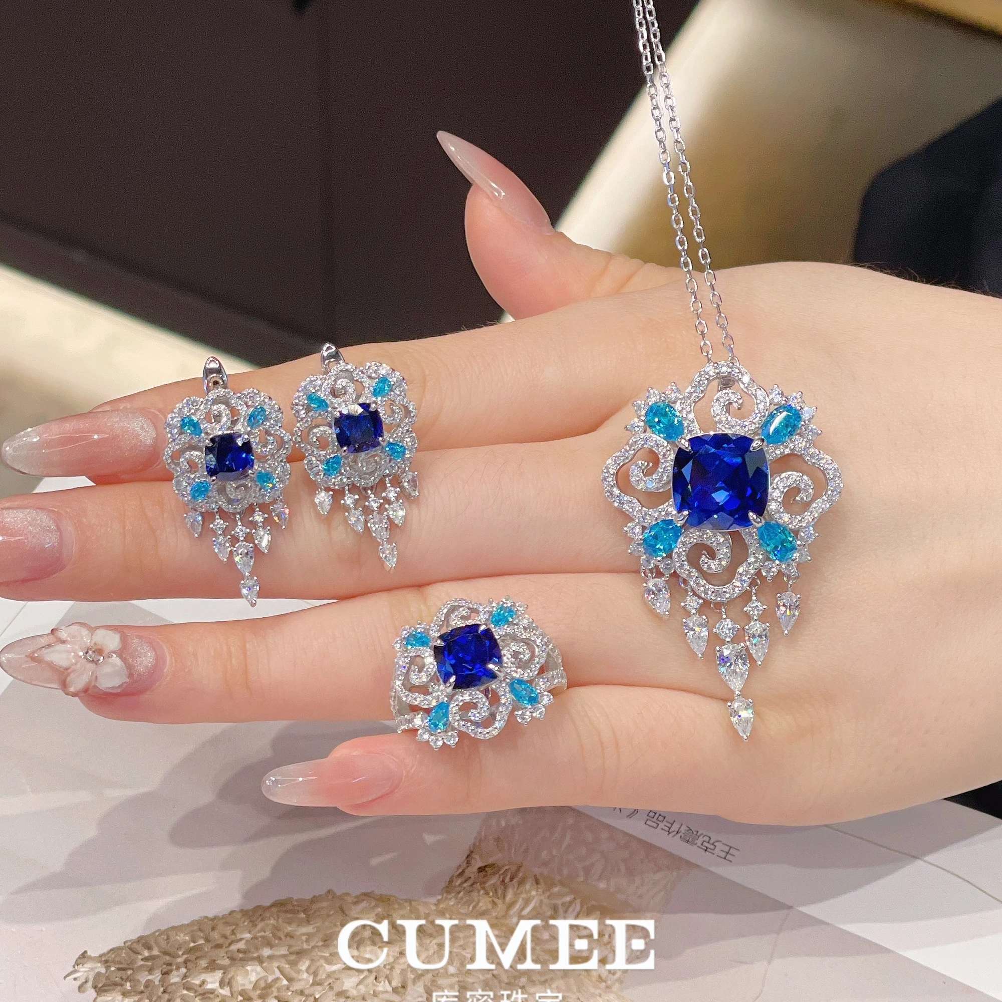 CUMEE Vintage Style New Chinese-inspired Women's Set with Cushion-cut Lab-grown Sapphire. 925 Silver Gold Plated