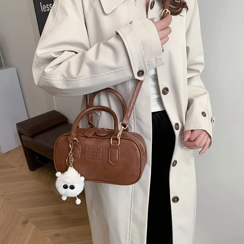 

2025 New! Women's Portable Bowling Bag. Fashion - forward Texture, Small Square Bag, Versatile Messenger Bag for Spring - Summer