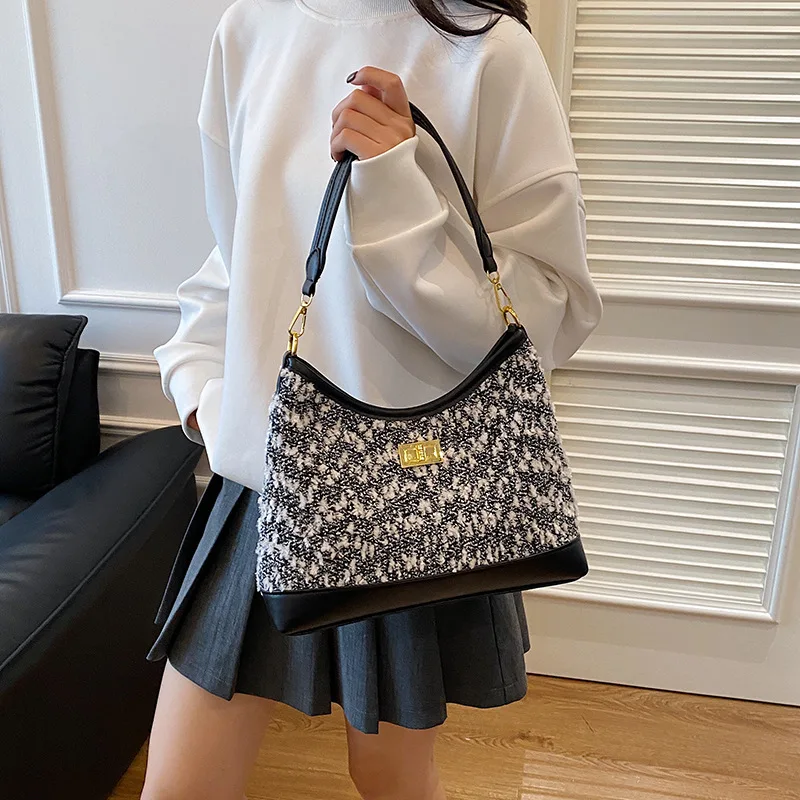 

New Maillard Armpit Bag for Women, Versatile Messenger Bucket Bag, Commuter Shoulder Bag, Popular Model.