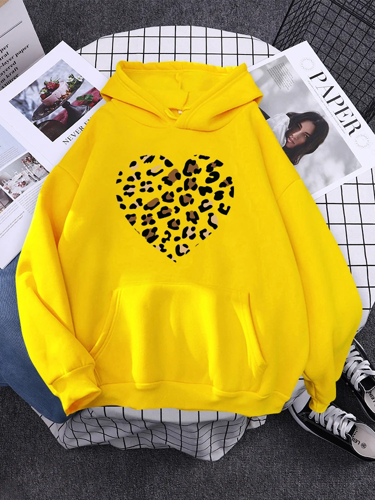 Simple Broken Leopard Heart Prints Hoodies Women Harajuku Cartoons Clothing Casual Loose Hoody Fleece Pocket Female Sweatshirt