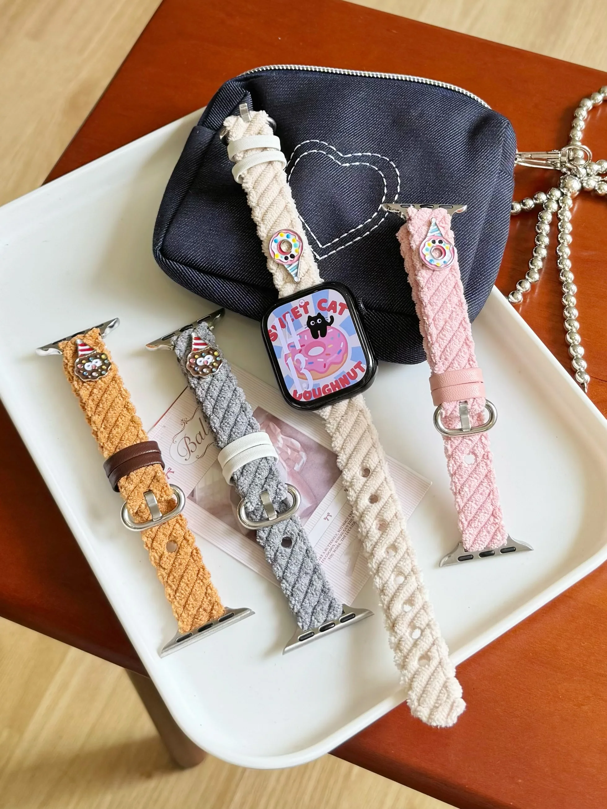 

Fur-Lined Watch Strap Cute Cartoon For Cookie Must-Have Watch Strap For Apple Watch S10 46mm 45 44 42 41 40 38mm For Iwatch