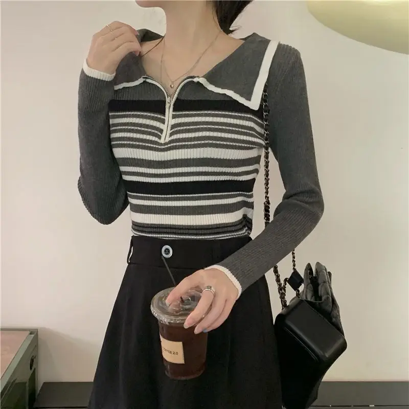 

Осенний женский свитер, новый контрастный полосатый короткий тонкий боди с длинными рукавами и внутренней частью